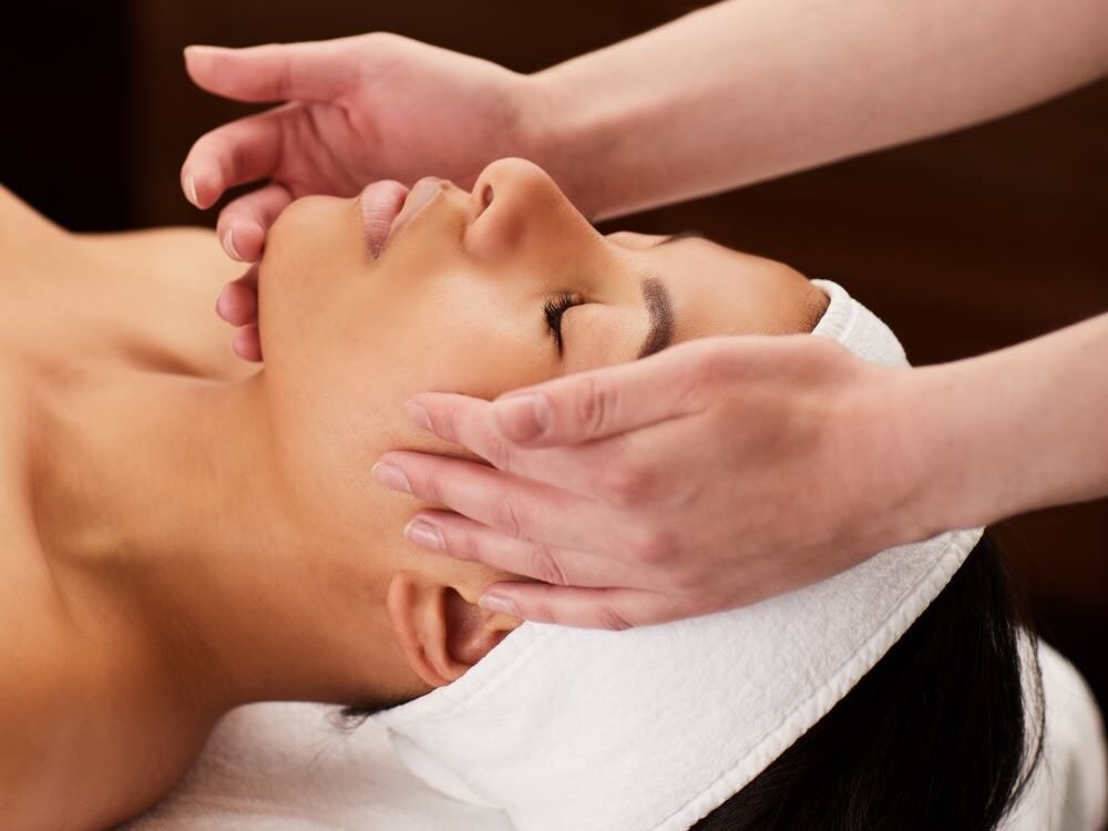 Gesichterfrischung für unreine Haut